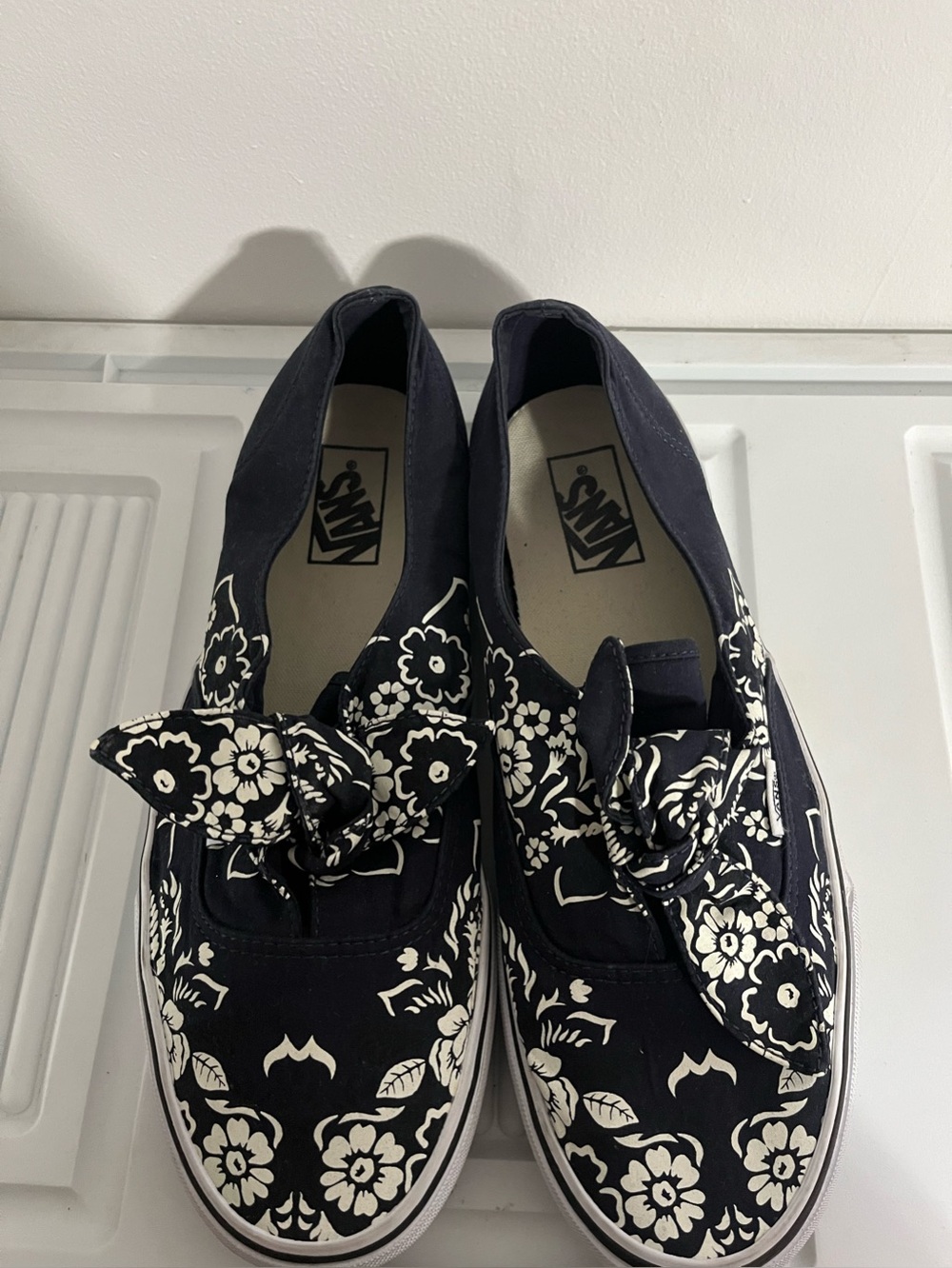 Vans Floral Bow Slip On Shoes Men’s 10 Women’s 11.5 Navy Cream Canvas